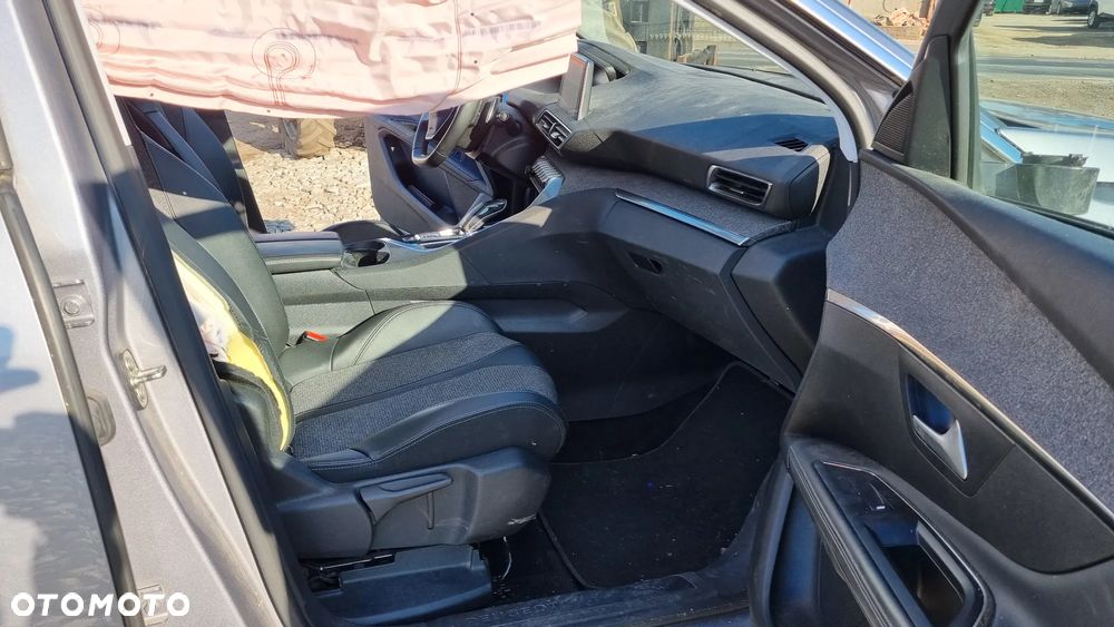 Peugeot 5008 PureTech 130 EAT8 Stop & Start Active Pack - 32