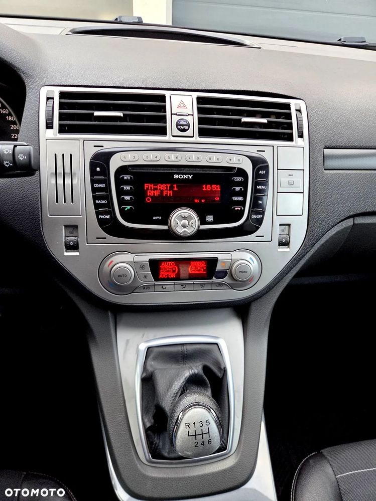 Ford Kuga - 23