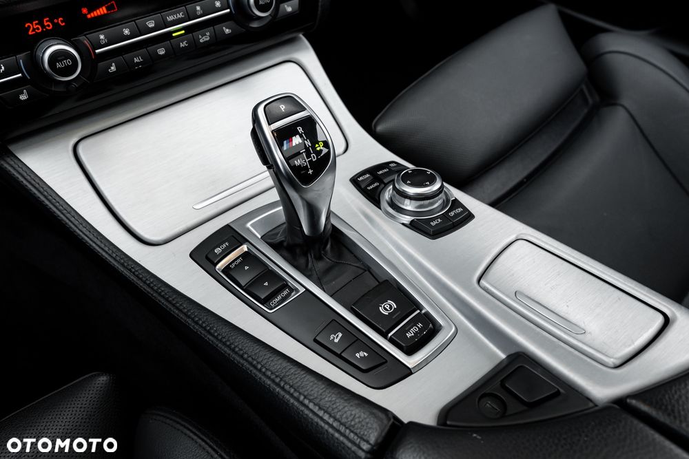 BMW Seria 5 M550d xDrive - 36