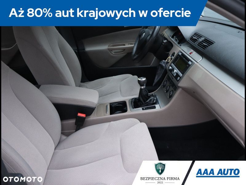 Volkswagen Passat - 10