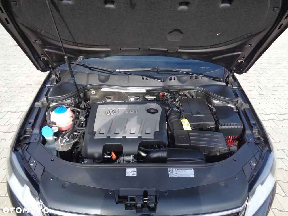 Volkswagen Passat 2.0 TDI DPF Highline - 20