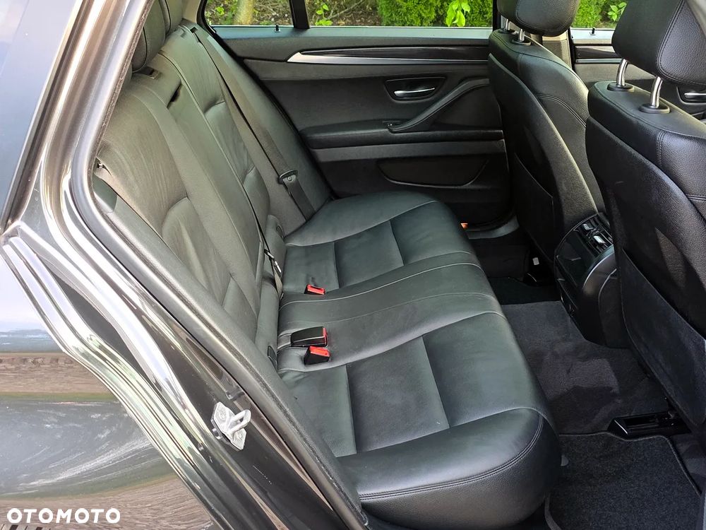 BMW Seria 5 520d xDrive - 25