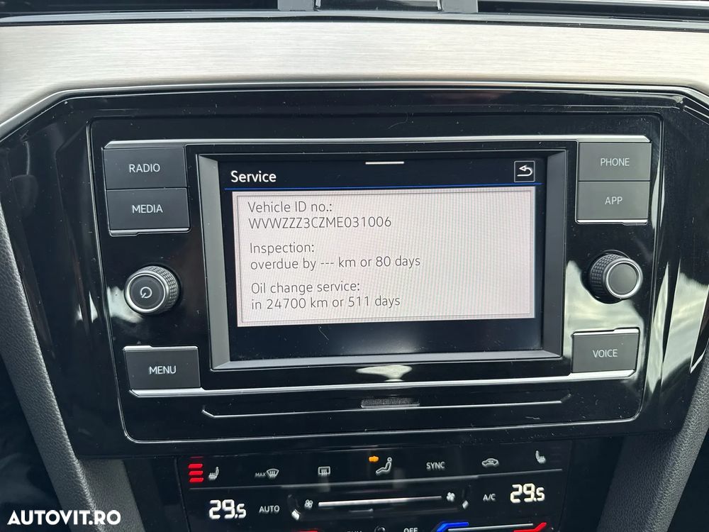 Volkswagen Passat - 24