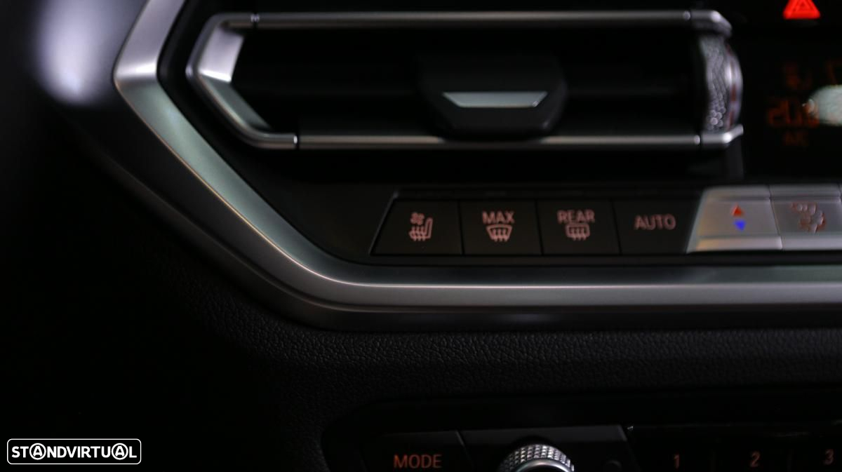 BMW M4 Competition xDrive - 25