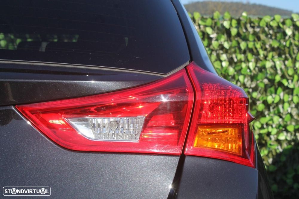 Toyota Auris 1.4 D-4D Exclusive - 43