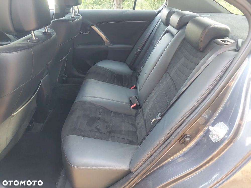 Toyota Avensis 1.8 Prestige MS - 6