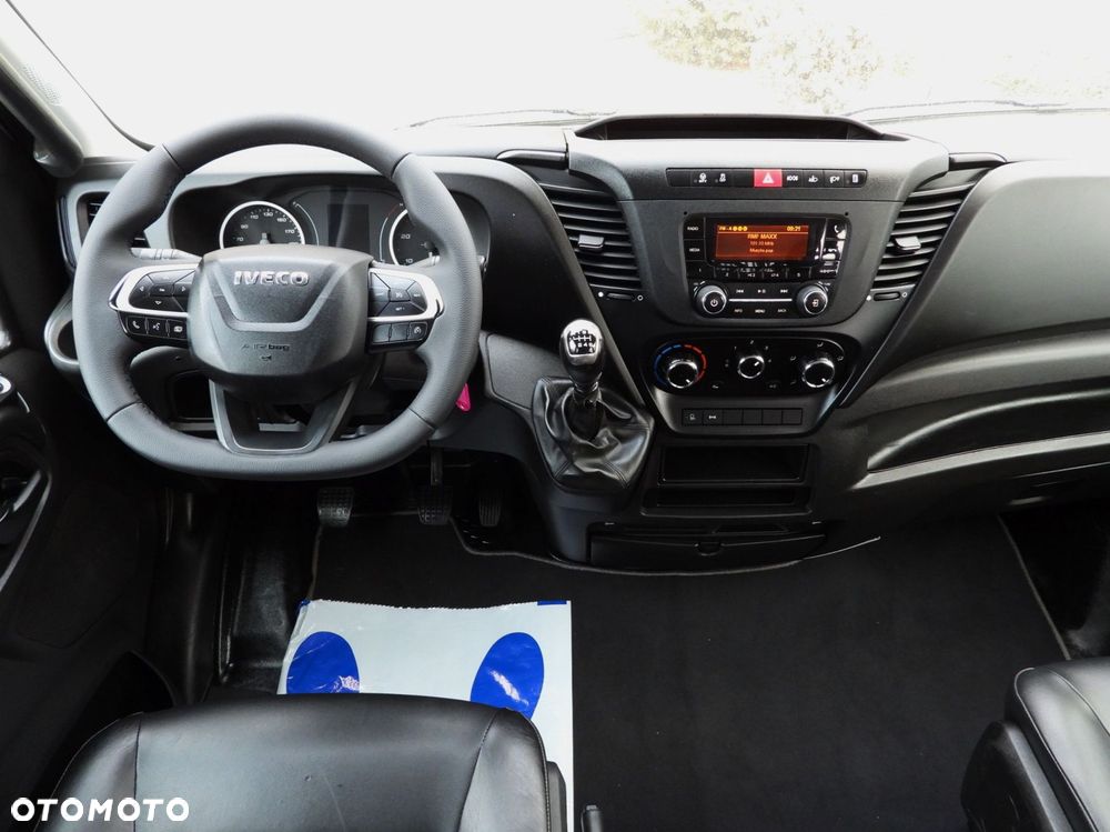 Iveco DAILY 50C16 WYWROTKA TROJSTRONNA PODWÓJNA KABINA DOKA 6 MIEJSC TEMPOMAT PNEUMATYKA BLIŹNIACZE KOŁA KLIMATYZACJA  160KM - 29