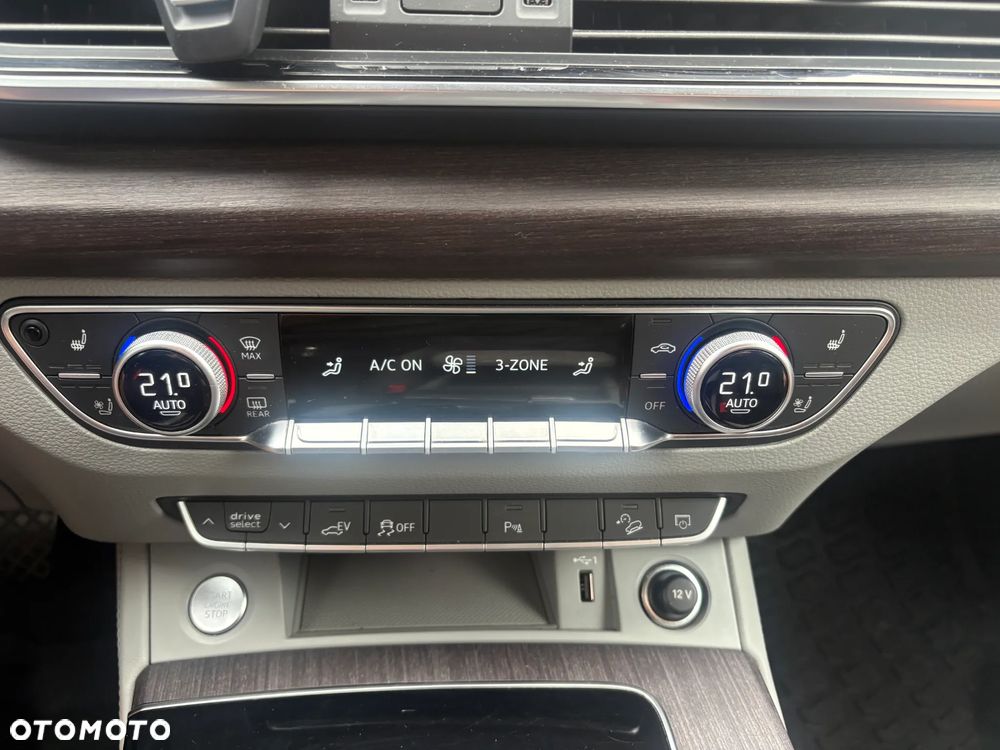 Audi Q5 55 TFSIe quattro S tronic S line business - 24