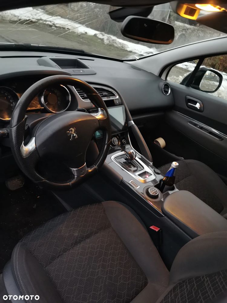 Peugeot 3008 2.0 HYbrid4 - 10
