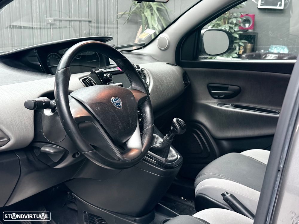 Lancia Ypsilon 1.3 MultiJet Gold - 12