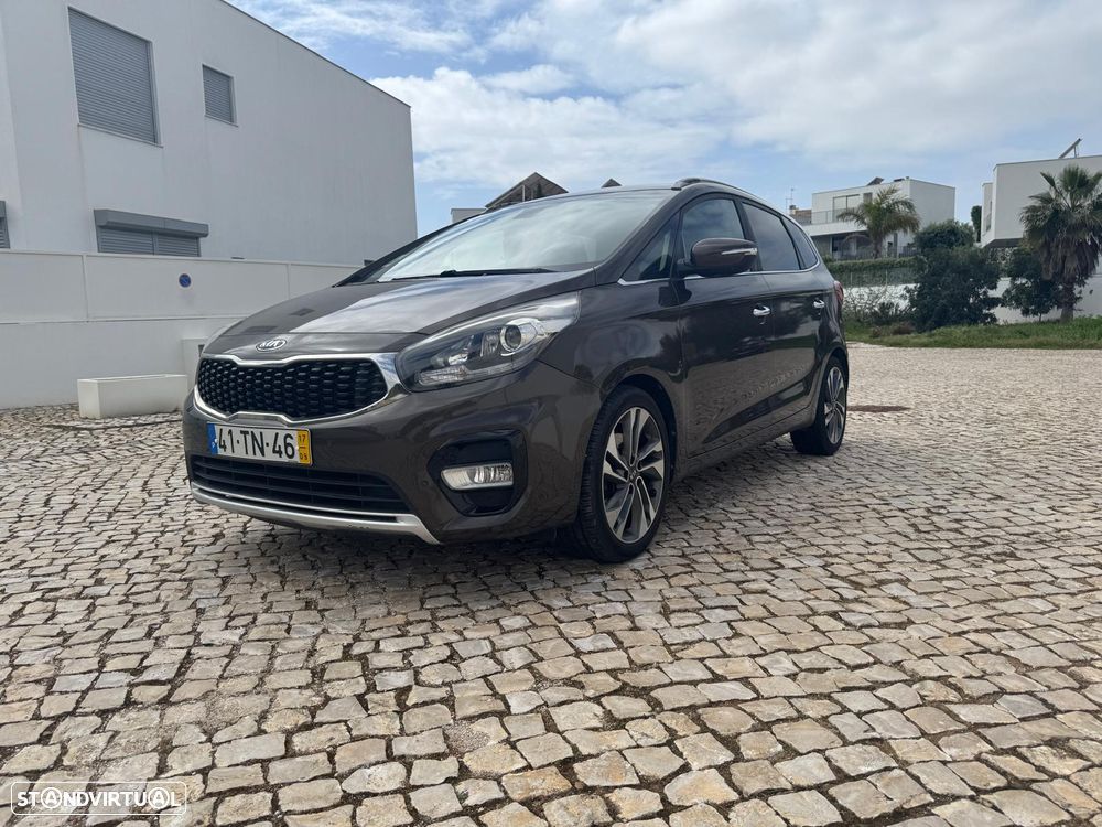 Kia Carens - 12