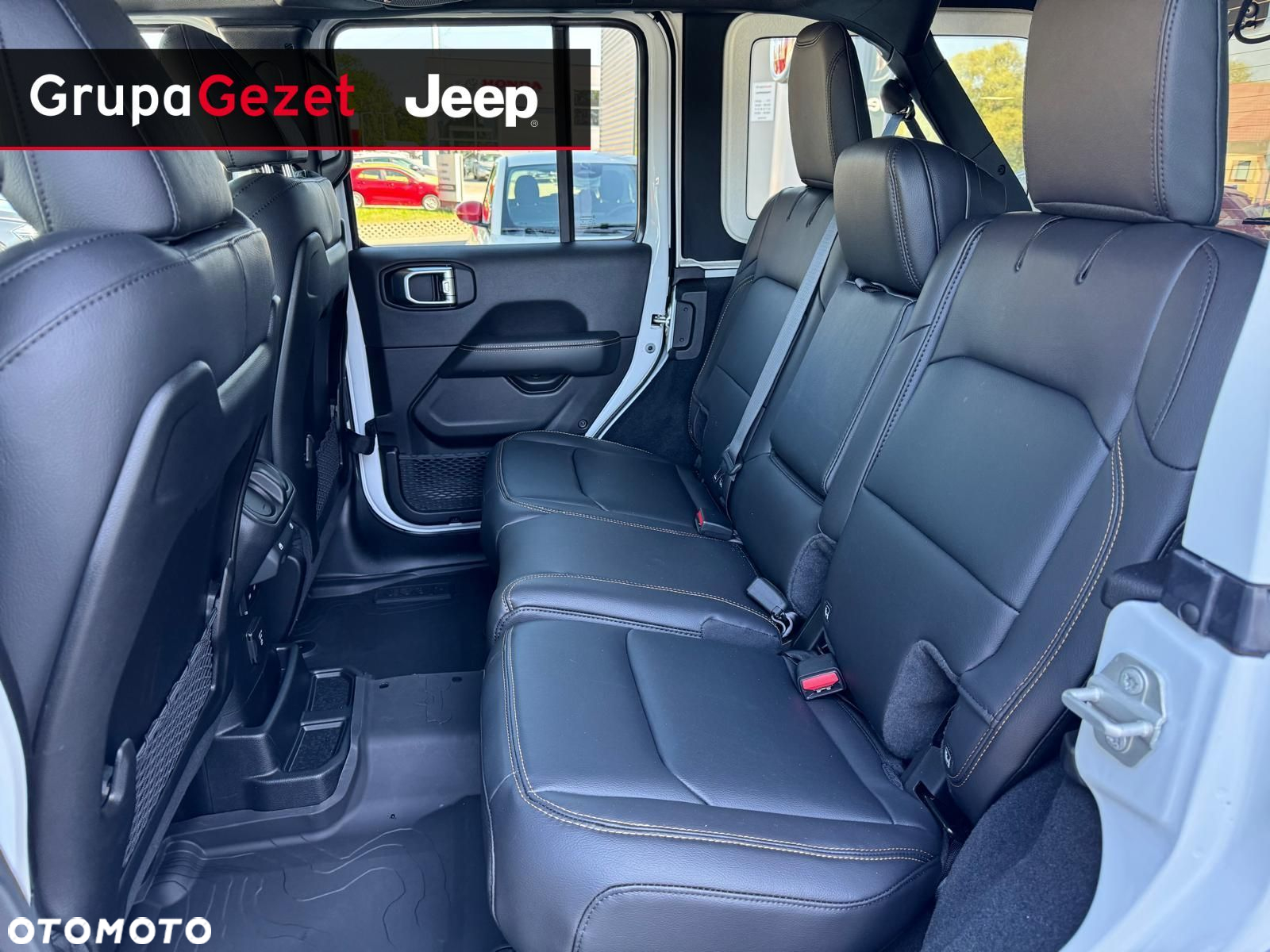 Jeep Wrangler - 13