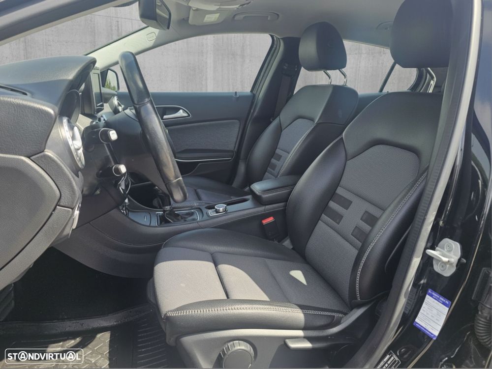 Mercedes-Benz GLA 180 - 11