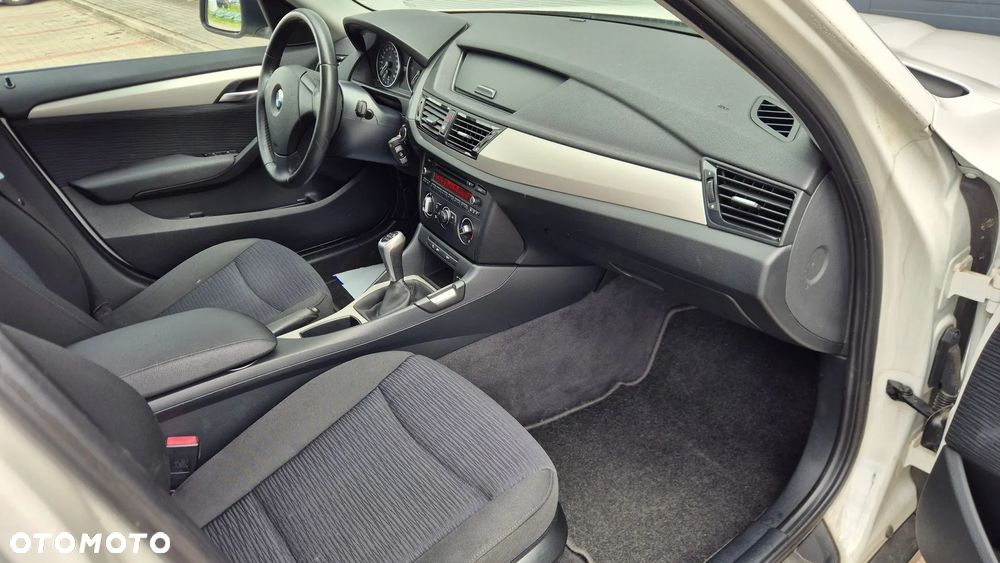 BMW X1 sDrive18d xLine - 15
