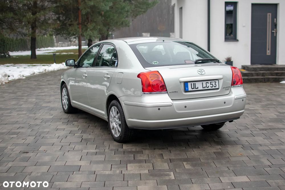 Toyota Avensis - 26
