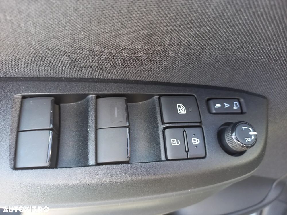 Toyota Yaris Cross 1.5 VVT-i HSD 4x4 Dynamic - 11