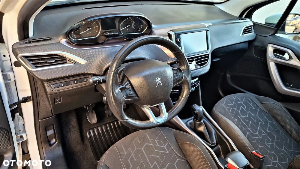 Peugeot 2008 1.2 Pure Tech Active EU6 - 8