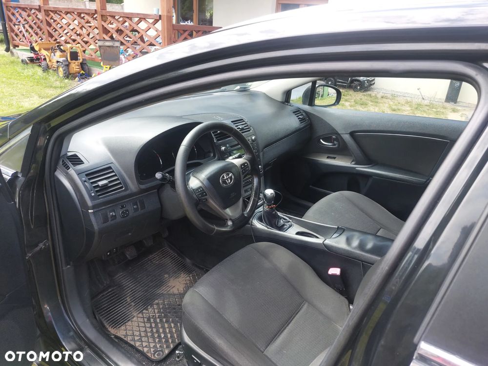 Toyota Avensis 2.0 D-4D 2010 - 8