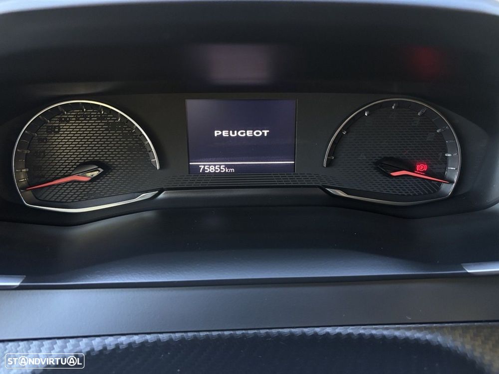 Peugeot 2008 1.2 PureTech Active Pack EAT8 - 6