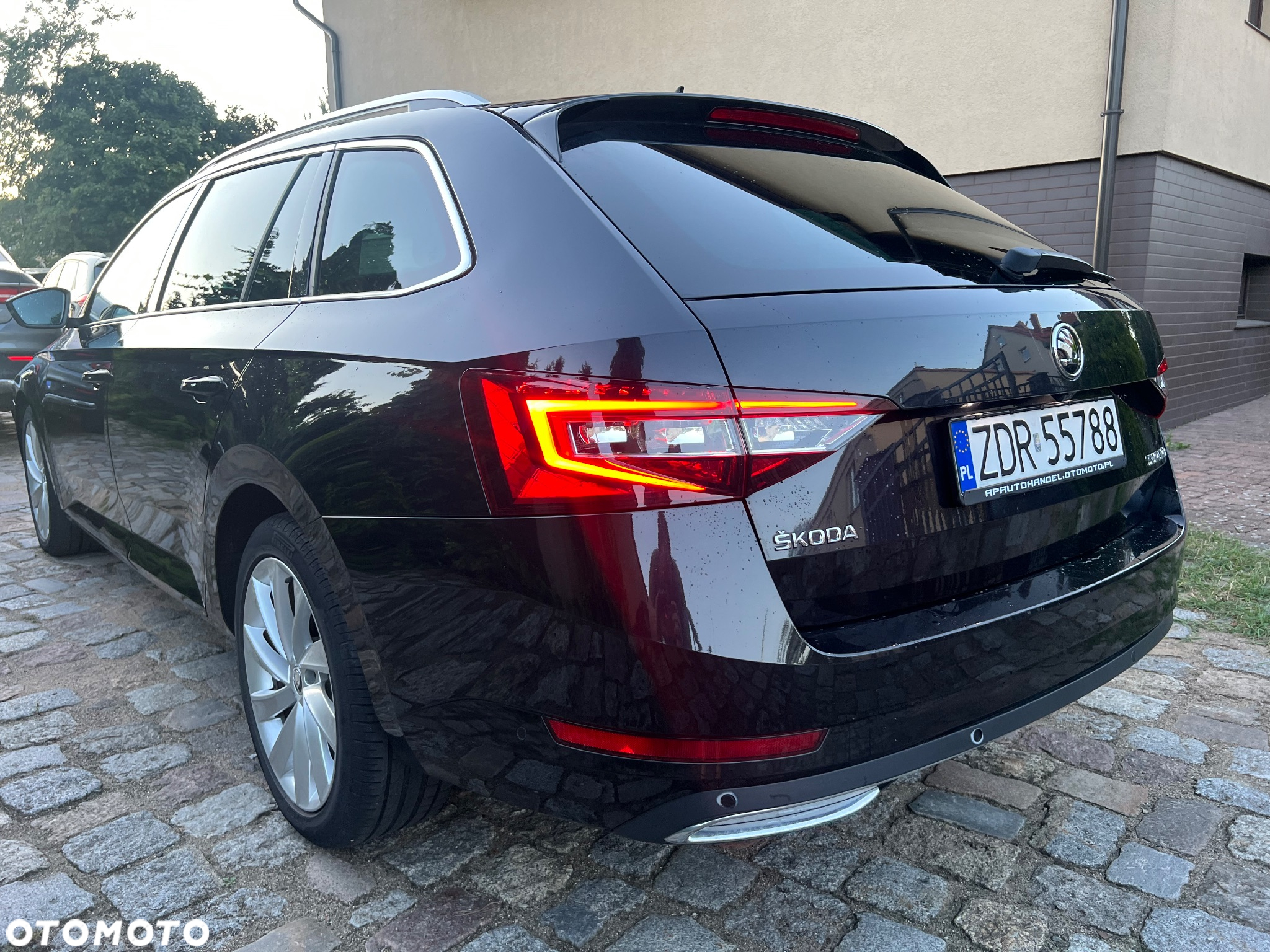 Skoda Superb 2.0 TDI Ambition DSG7 - 3