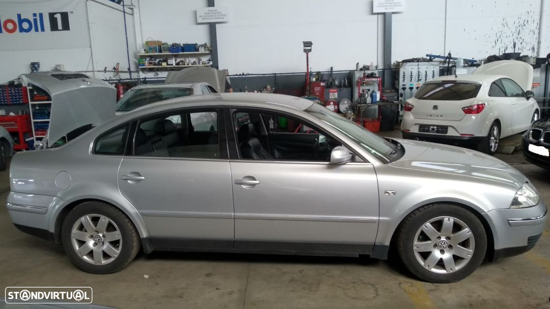 Motor VW Passat 3B B5 xenon 2.8 V6 30V 193cv 4motion de 2001 - 2