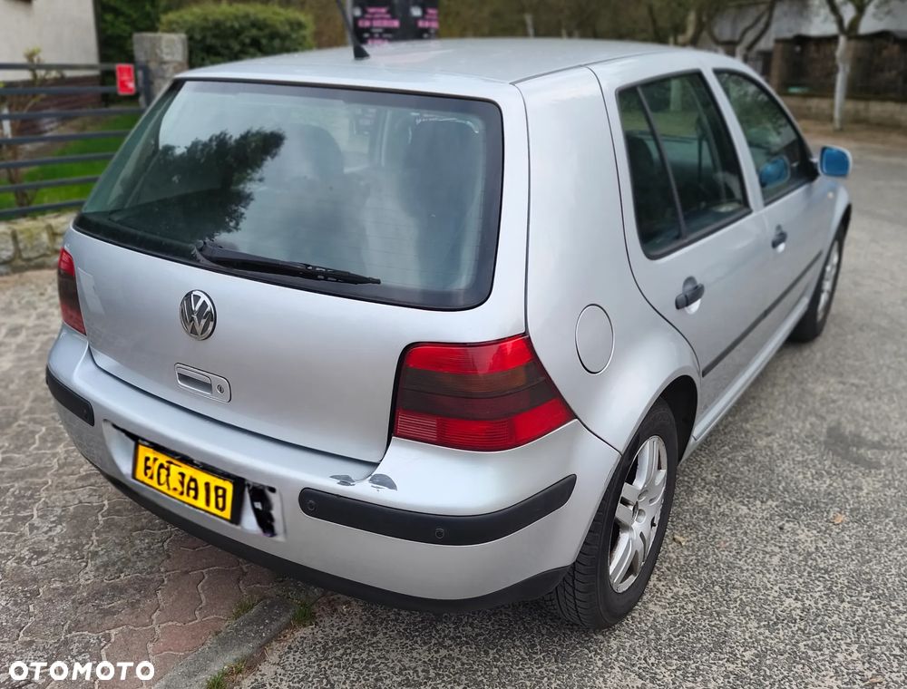 Volkswagen Golf - 5