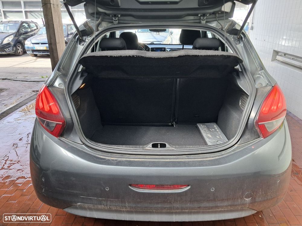 Peugeot 208 1.2 PureTech Style - 13