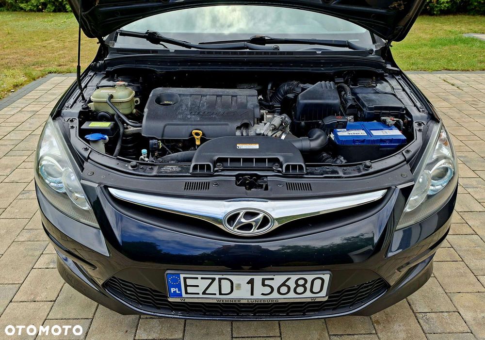 Hyundai i30 i30cw 1.6 CRDi FIFA WM Edition - 23