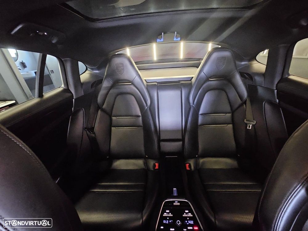 Porsche Panamera 4 E-Hybrid - 21