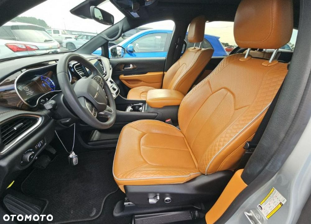 Chrysler Pacifica - 7