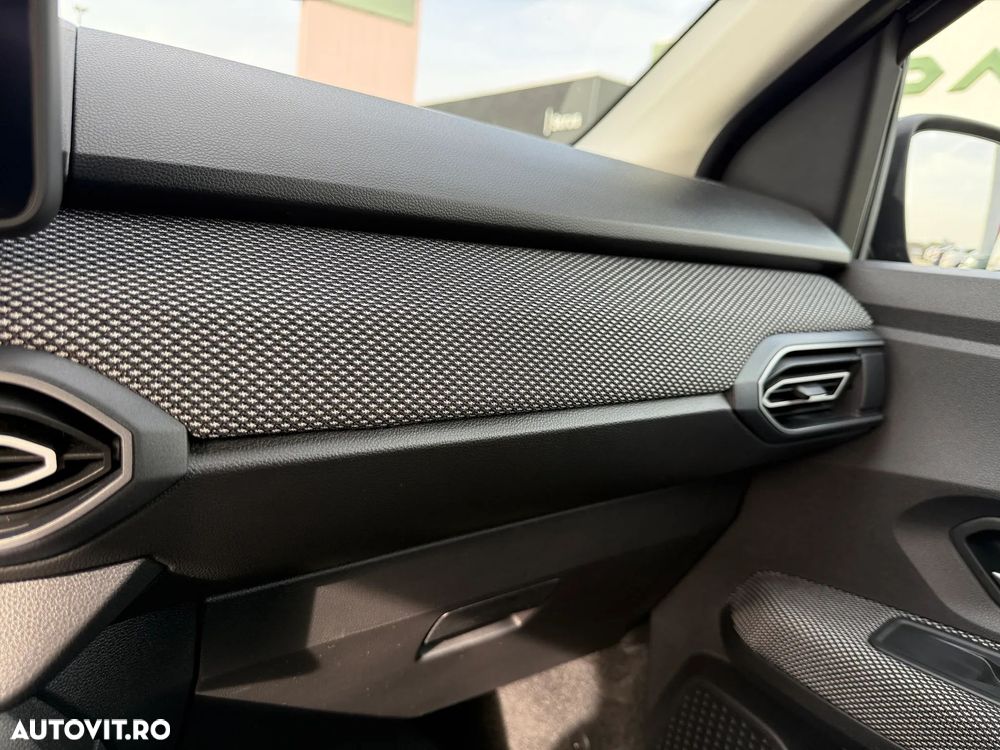 Dacia Logan TCe 90 MT6 Journey - 16