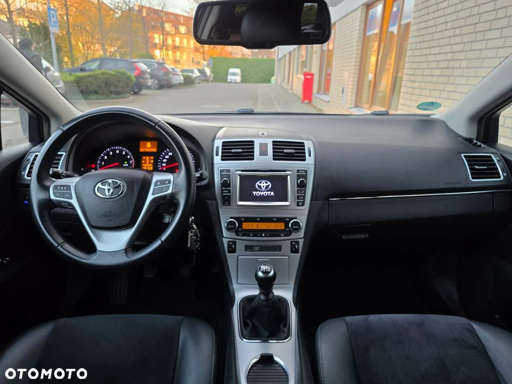 Toyota Avensis 1.8 Premium - 28