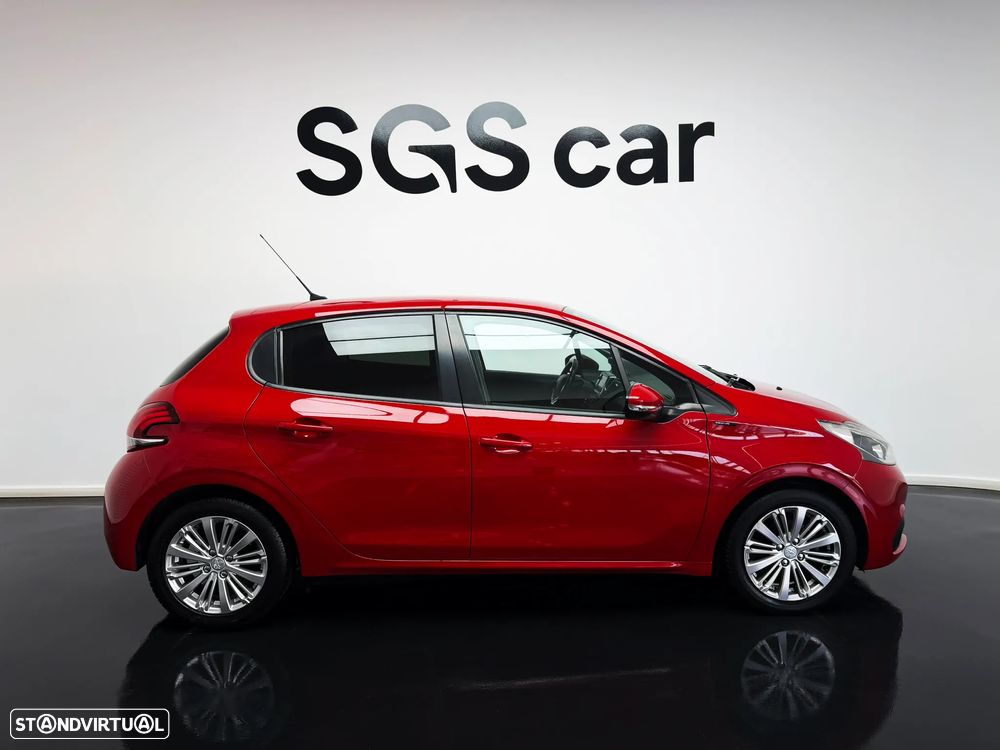 Peugeot 208 1.2 PureTech Signature - 5