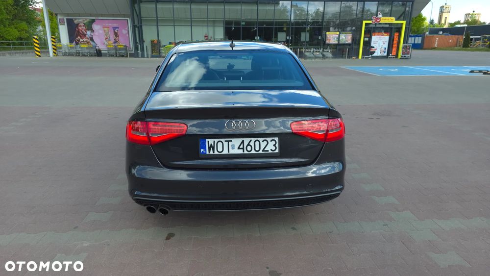 Audi A4 Limousine 1.8 TFSI S line Sportpaket - 4