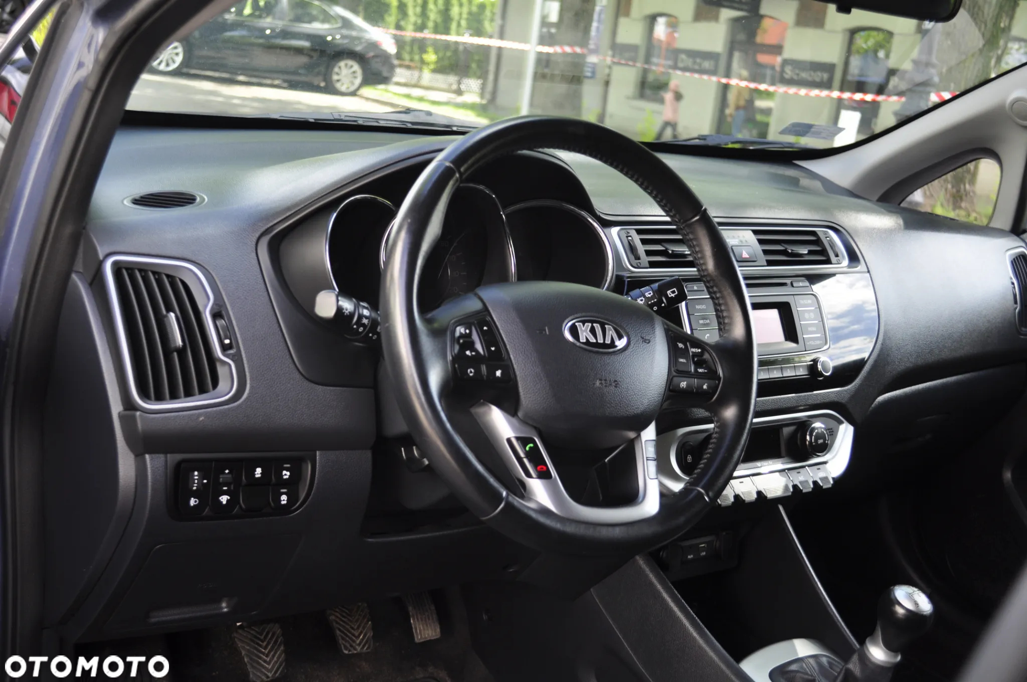 Kia Rio - 15