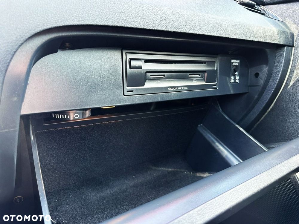 Skoda Octavia Scout 2.0 TDI 4x4 DSG - 25