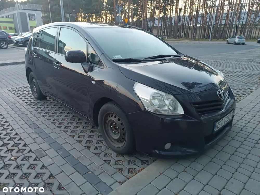 Toyota Verso 2.0 D-4D 2010 7os - 11