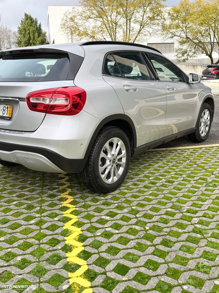 Mercedes-Benz GLA 180 d Style - 4