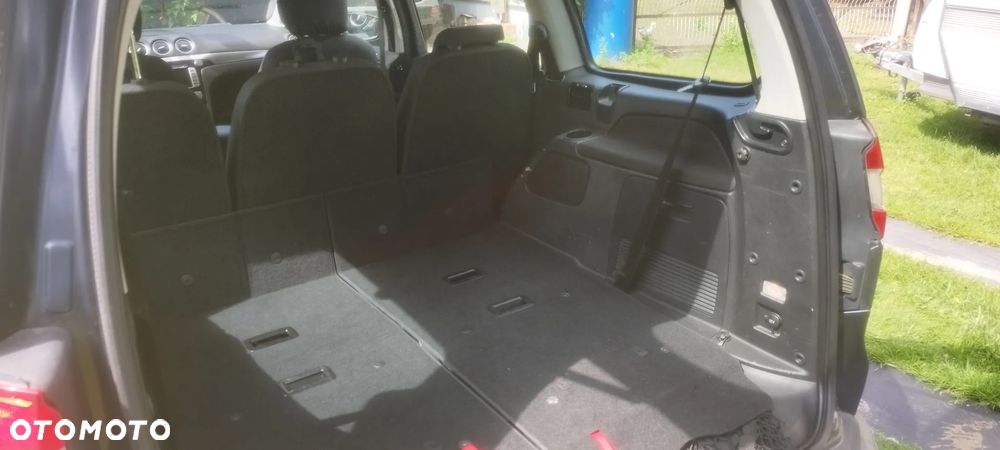 Ford Galaxy - 16