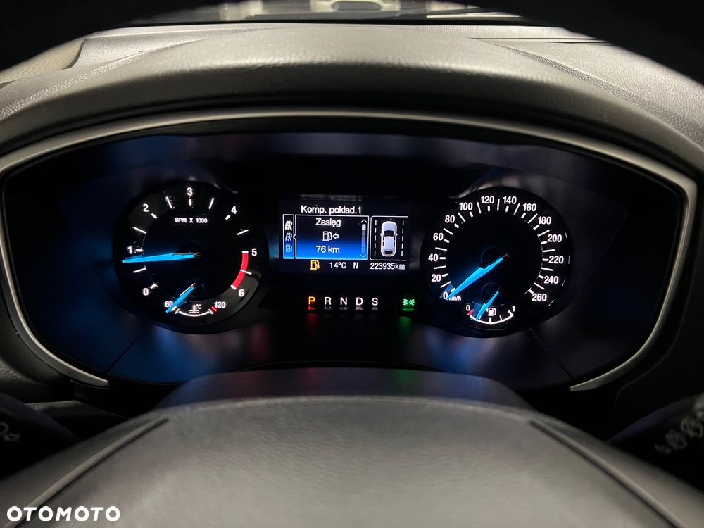 Ford Mondeo - 32