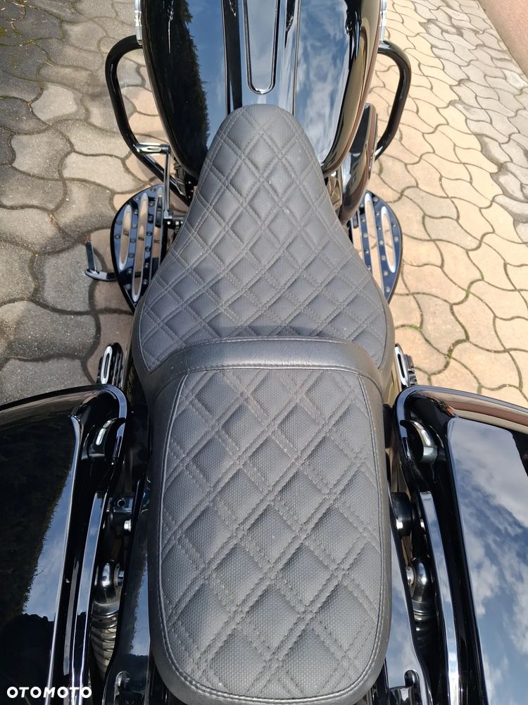 Harley-Davidson Touring Street Glide - 10