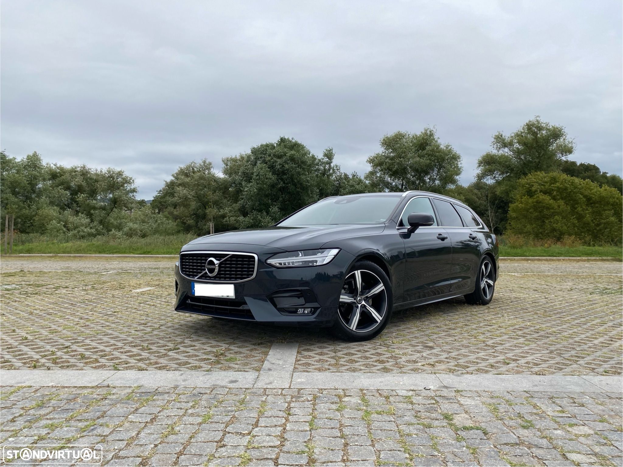 Volvo V90 2.0 D4 R-Design Geartronic - 1