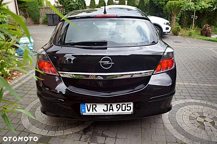 Opel Astra GTC 1.6 - 21