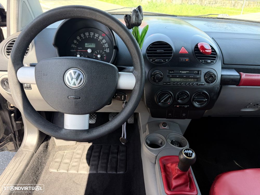 VW New Beetle 1.6 - 14