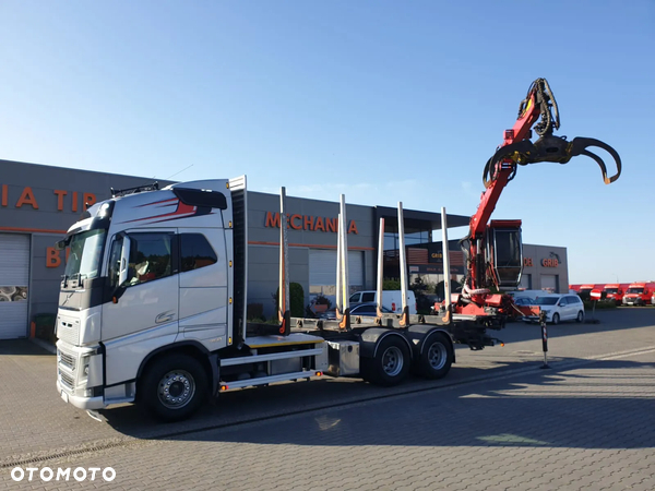 Volvo FH 16 750 6x4 GLOBETROTTER DO DRZEWA