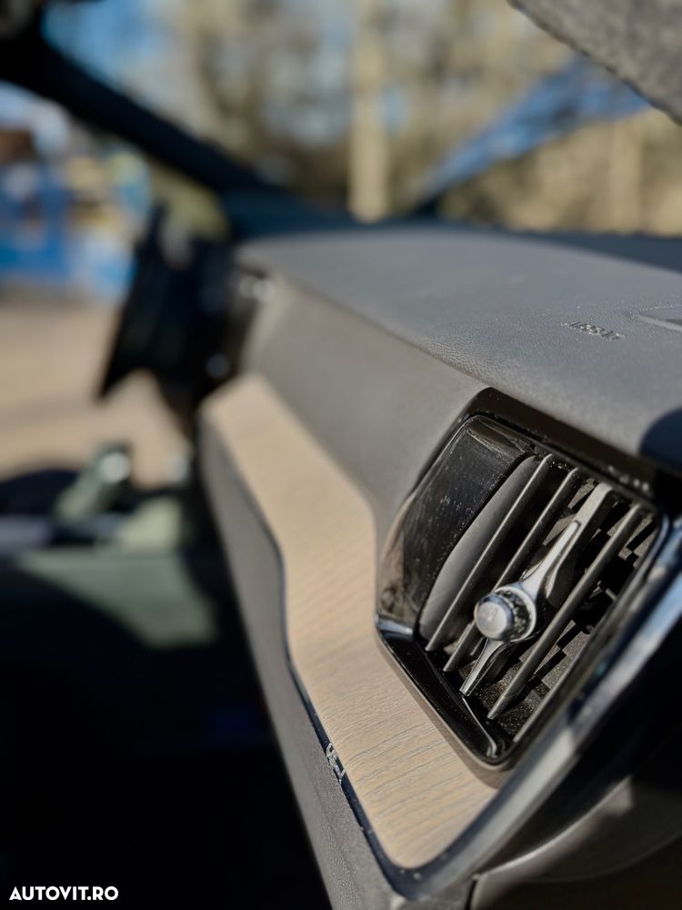 Volvo XC 60 D5 AWD Geartronic Inscription - 26