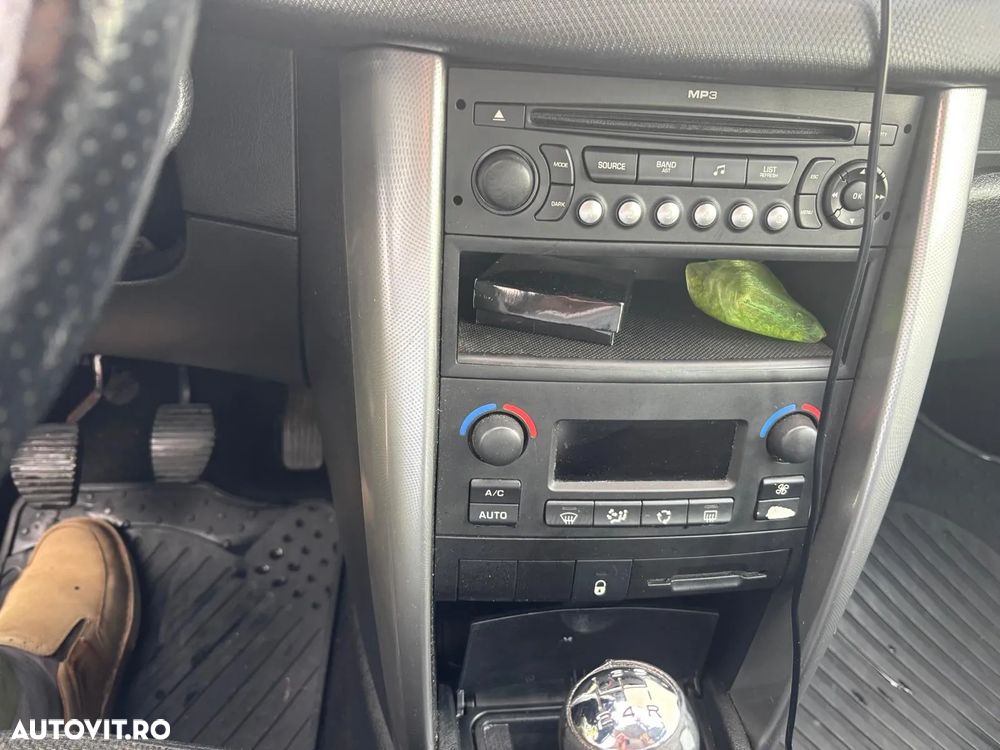 Peugeot 207 1.6HDI Premium - 8