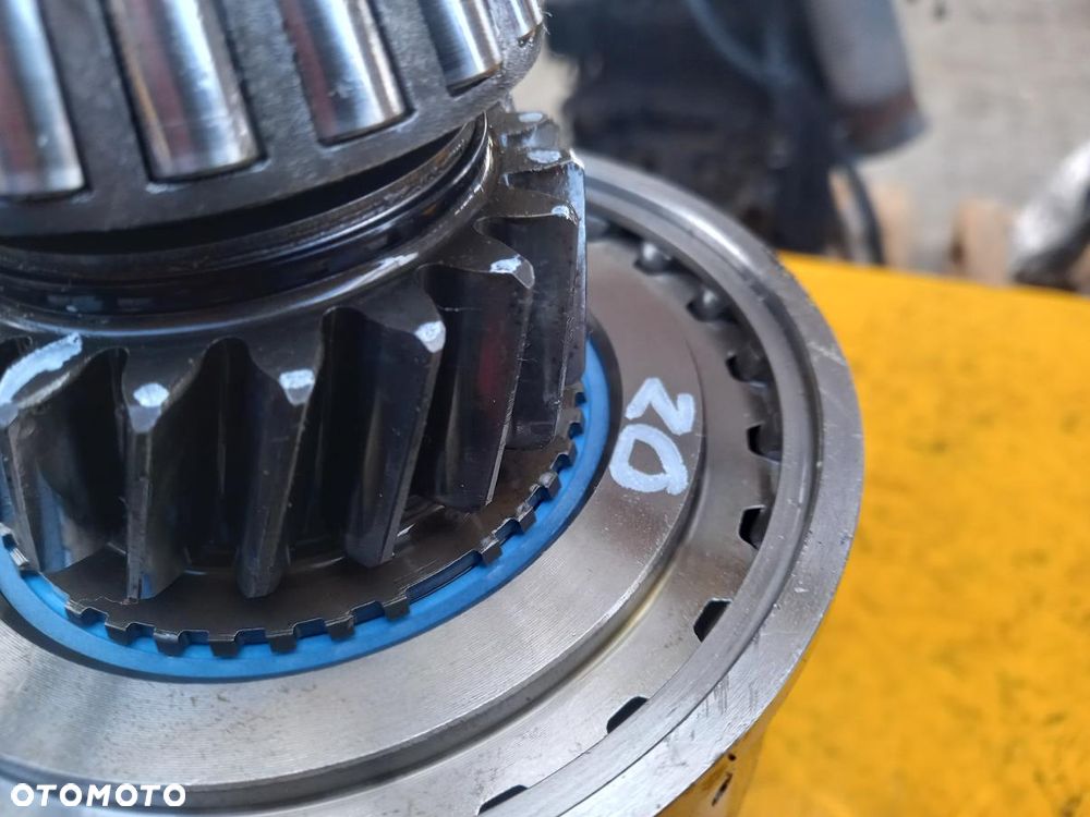 Elementy kosza rewersu 20/50 Case MX150 - 8