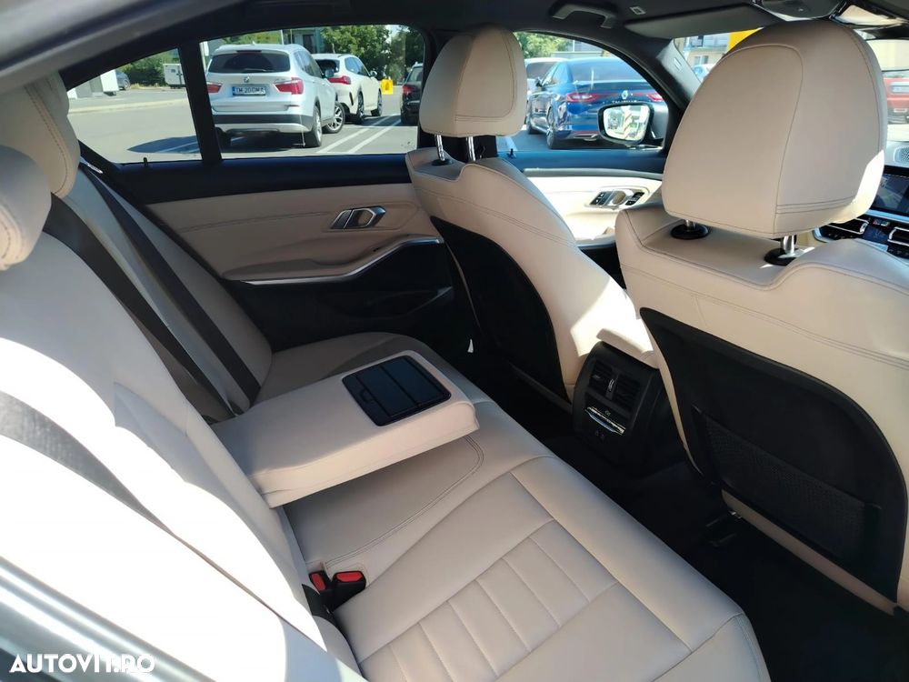 BMW Seria 3 330e xDrive AT PHEV - 11