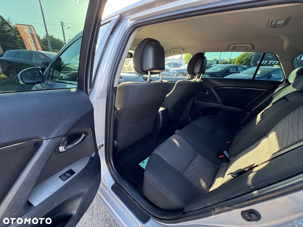 Toyota Avensis 1.8 Luna EU5 - 6